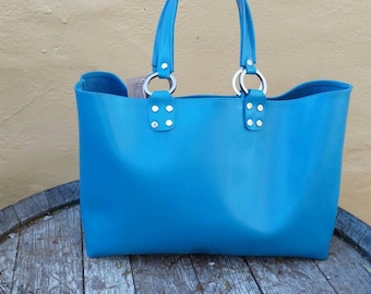 Sky blue tote with internal pocket