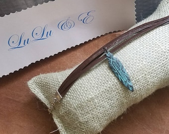 Brown leather bracelet, with turquoise feather charm