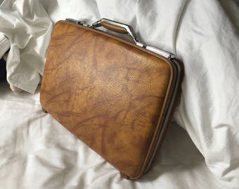 Vintage 1975 American Tourister Brief Case