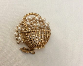 Dainty Faux Pearl Brooch