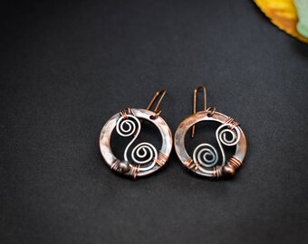 Round copper earrings, copper and silver filled wire earrings, hammered circle copper earrings, boho earrings, artisan mixed metal earrings