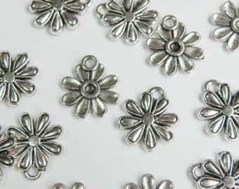 10 Flower charm 8 petal flower antique silver 17x15mm DB35287
