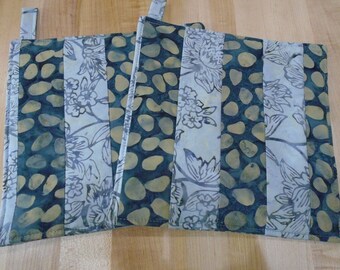 Pot Holders,Pot Holder,Hot Pads,Blue Pot Holders,Kitchen Pot Holders,Batik,Handmade Pot Holders, Quilted Pot Holders,Oven Mitts,Trivets