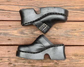 Platform black leather clogs / siZe women's US 9 / Free shipping