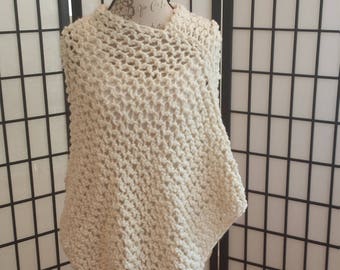 Knitted Poncho in Off White/Cream