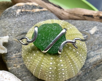 Sea glass jewelry- green sea glass bracelet
