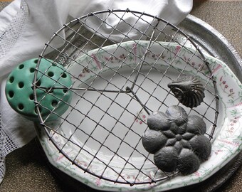 Antique French Bakery Rare Style Fine 10" Larger Size Wire Worked Round Cooling Cake Patisserie, Icing Rack, Wrapped Crimped Wavy Wire