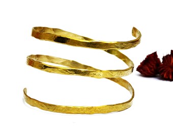 Gold Armlet, Spiral Arm Band, Gypsy Arm Bangle, Upper Arm Cuff, Gold Arm Bracelet, Hammered Cuff, Arm Bracelet, Gold Arm Cuff, Boho Jewelry