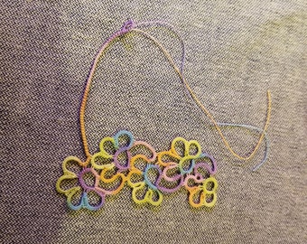 Spring tatted bookmark daisy