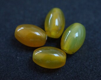 4 05189 OVAL AGATE BEADS