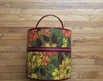 vintage 1970's wig box | hat box | large size | top handle | floral pattern | zipper closure | mod retro | hair dresser | movie stage prop