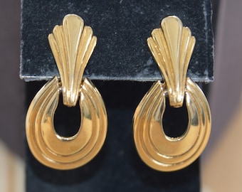 Gold tone Door knocker Clip Earrings, Vintage (TB273)