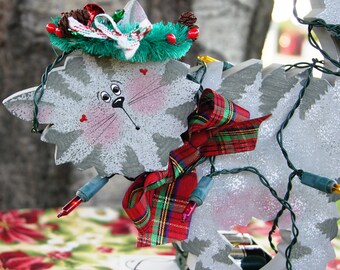 Christmas Kitty All Tangled Up - Wood Christmas Decoration - Shelf Sitter
