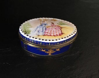 Del Prado trinket box. Porcelain pill box. Vintage pill box. ep 13. China pill box. Collectable pill box