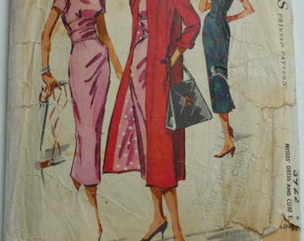 Vintage Sewing Pattern. McCalls 3922. Dress and coat pattern. Size 14