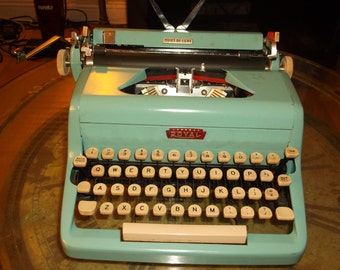 Royal 1950s Turquoise Blue Royal Quiet de Luxe Portable Manual Typewriter