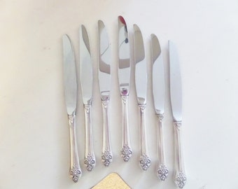 PLANTATION Pattern Silver Plate Dinner Knives - 1881 Rogers - Group of 7 - MINT