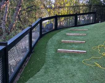 Farm fence w/ wire mesh