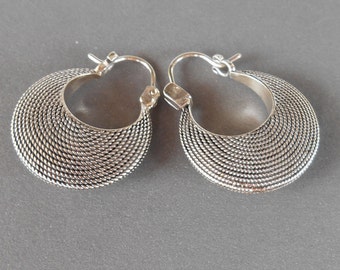Balinese Sterling Silver Hoop Earrings / silver 925 / Bali handmade jewelry / 1 inch / (#310K)