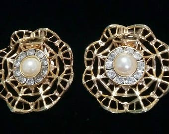 Lattice pearl and rhinestone flower dress clips