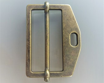 Belt loop or attach asymmetrical brass passage 4 cm