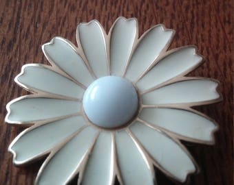 Cream Daisy Flower with White Center Brooch Pin