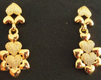 REDUCED Vintage gold flower heart pierced earrings.(P53)