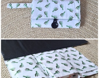 Nappy Wallet / Diaper Clutch with built-in waterproof Change Mat