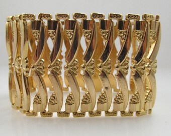 18k Rose Gold Wide Link Bracelet, Circa 1940