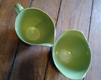 Oneida Melamine Sugar Bowl & Creamer Set Advacado Green