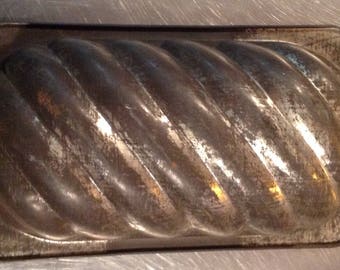 Antique baking mold large