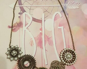 Beautiful circle charm statement necklace