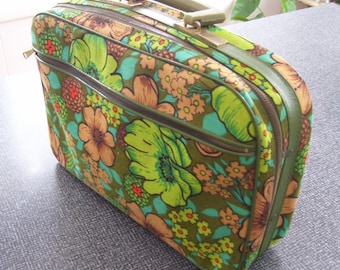 Cloth Overnight Bag, Floral Overnight Bag, Childs suitcase Carry On CLEAN Key Present Japan 60s Vintage