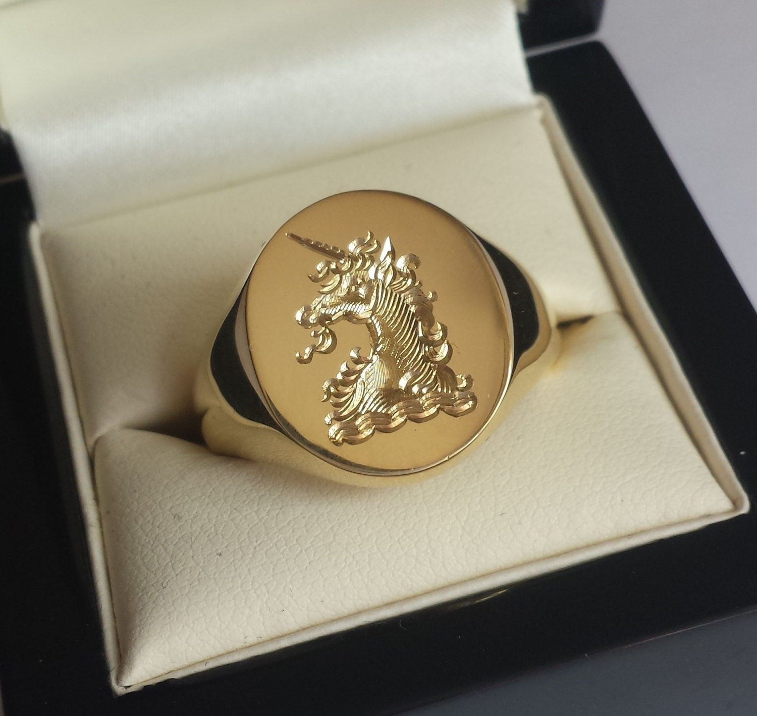 Silver 9 14 or 18ct Gold Ring With Your Family Crest