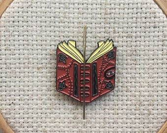 Hocus Pocus Needle Minder - Sanderson Sisters - Hocus Spell Book Magnet - 90s Movies - Witch Needle Minder - Magnet for Cross Stitch