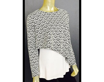Black and White Print Assymetric Hi Lo Top Boat Neck Three Quarter Sleeves