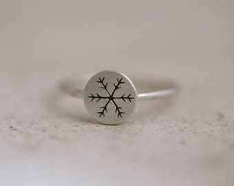 Snowflake ring, silver snowflake, winter ring, snow ring, snow jewelry, crystal snowflake ring, simple silver ring, stackable ring
