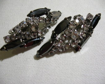 Vintage DeLizza & Elster Abstract Rhinestone Ear Clips