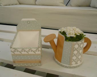 Bathroom accessories cuisnie in natural pine box, watering can and artificial flowers or bath