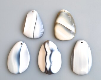 Gray Agate with Withe Color Pendant Free Form Oval Shape Size Approx. 58x40x7-10mm