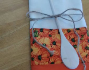 Autumn Pumpkins on flour sack tea towel.