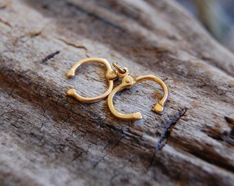 14k Handcuffs Charm
