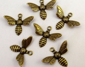 Baby Bee Charm, Antique Gold, 6 Pc. AG193