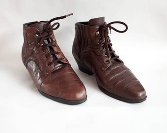 1980's vintage boots 80's leather boots laceup boots vintage leather boots 80's ankle boots 80's brown boots ladies vintage boots size 3