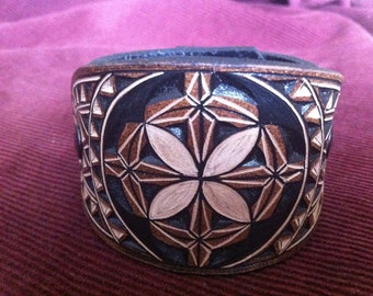 Geometric hand carved leather bracelet - tooled leather jewelry - handmade leather cuff