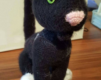 Amigurumi cat
