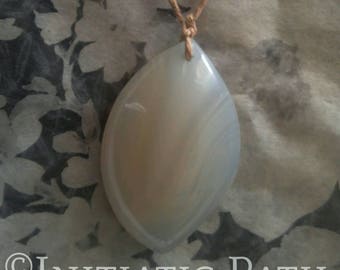 "Simplicity" pendant made of natural white banded agate and quartz