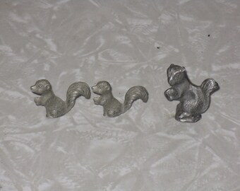 Set of 3 miniature pewter squirrel figurines shadowbox size
