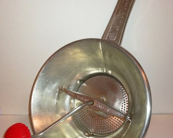 Vintage grinder vegetables/press puree French Guillouard - antique meat Cleaver - mill manual 70's - decorative kitchen