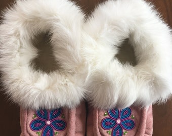 Women's Size 10 Native American Moccasins